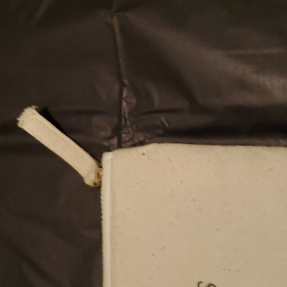 Cosmetic bag. - Picture 2 of 2